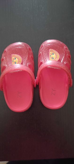 Sapatos de bebê de várias marcas