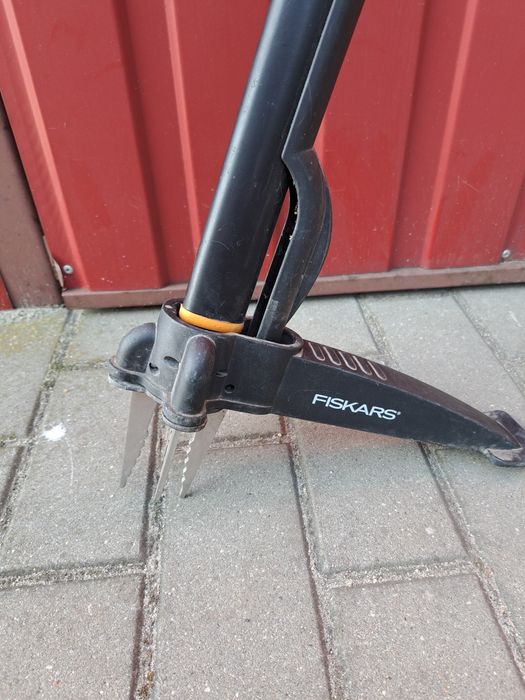 Wyrywacz chwastów fiskars