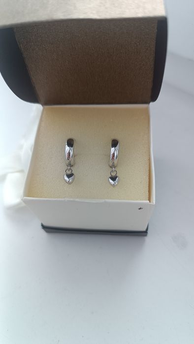 Srebrne kolczyki kółka serca