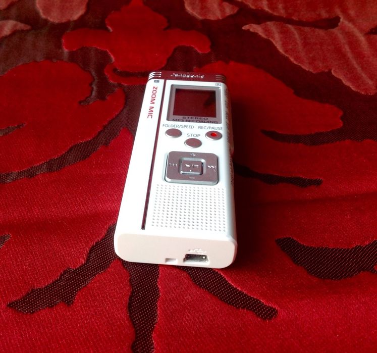 Цифровой диктофон Panasonic RR - US551, новый