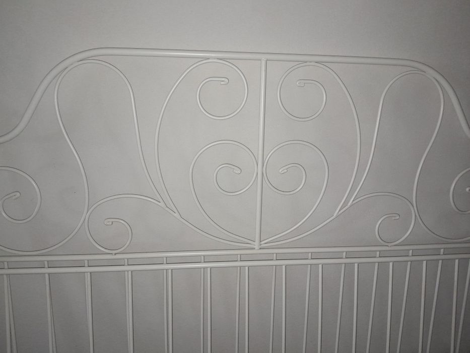 Cama de casal em ferro