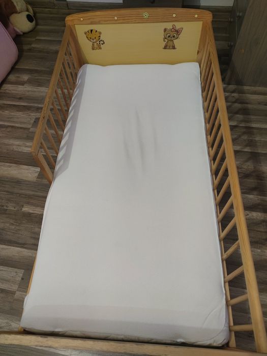 Łóżko drewniane z barierką 140/70 z maracem