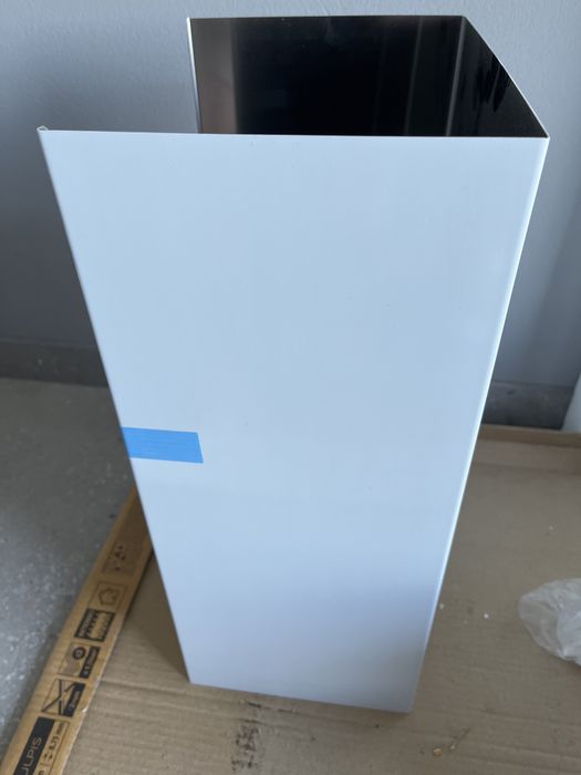 Osłona komina okapu BOSCH – nowa, 19×26×46 cm