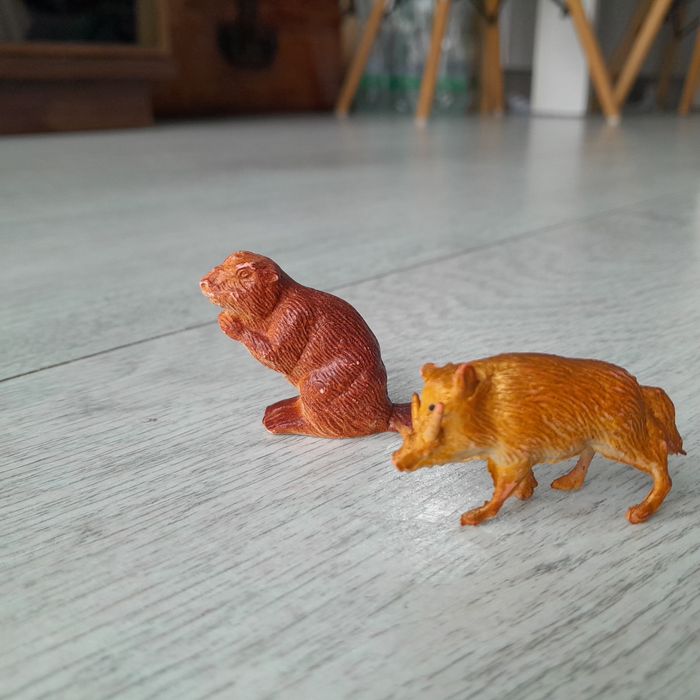 Figurki dzik i  bóbr