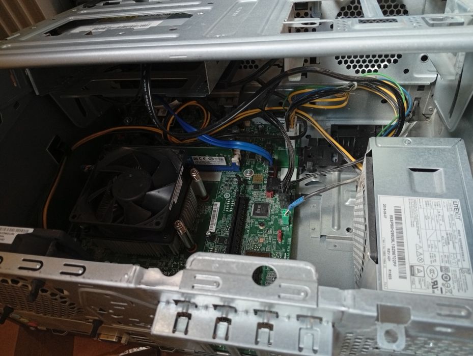 Lenovo Ideacentre Ryzen5 2400G 
Processador AMD Ryzen5  2400G