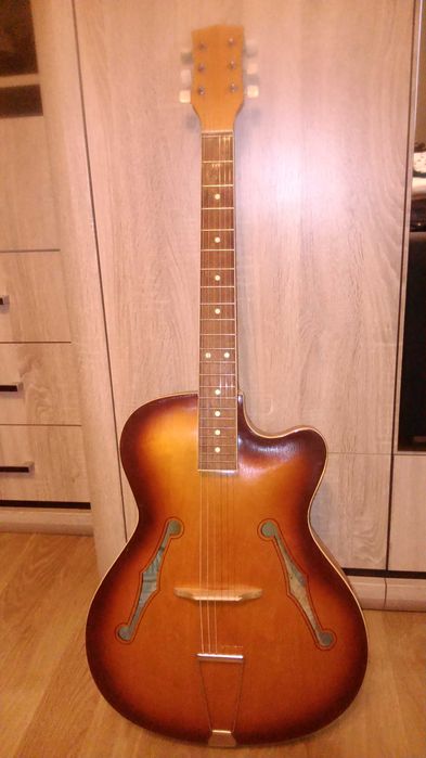 Gitara Jazz Defil Antyk