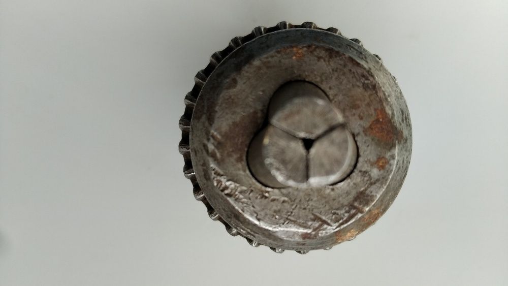 Патрон сверлильный до 10 мм.