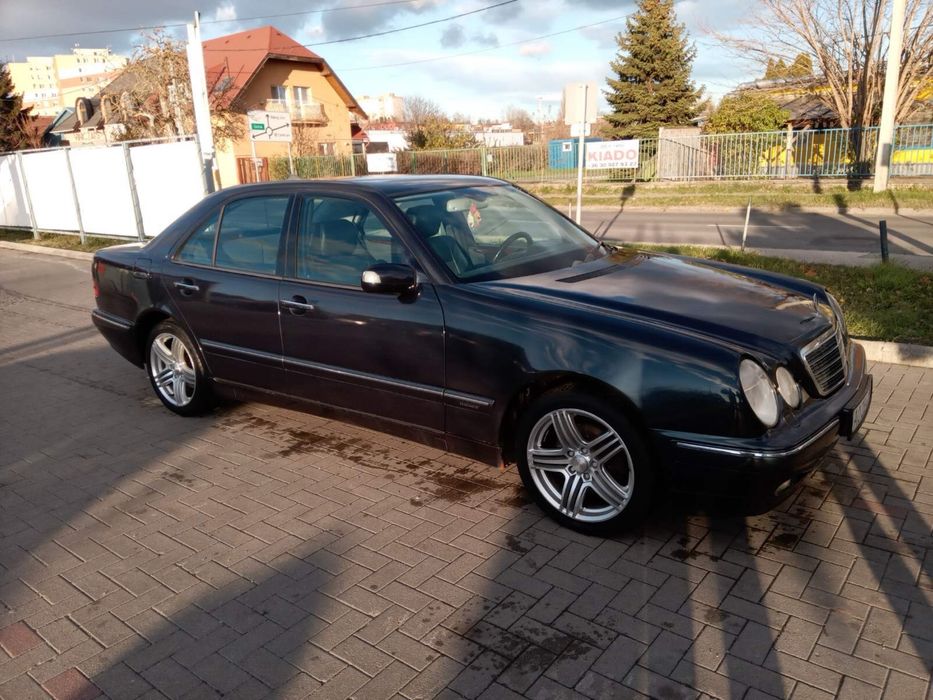 Mercedes-Benz E270 (W210)