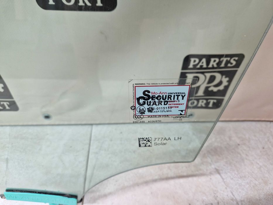 Стекло двери передней Jeep Grand Cherokee 2021 - 2025