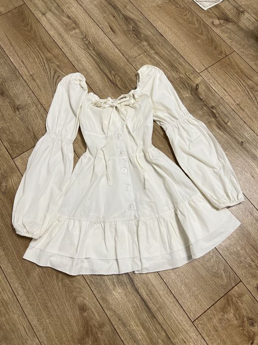 Ніжне біле плаття