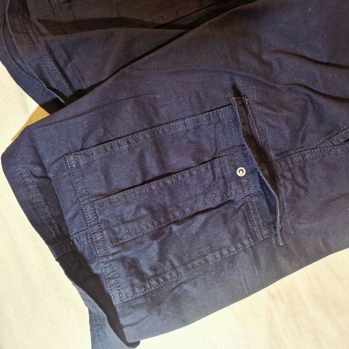 Calções bermudas novas por estrear n 48
L
Pvp 19eur
Vendo para desocup