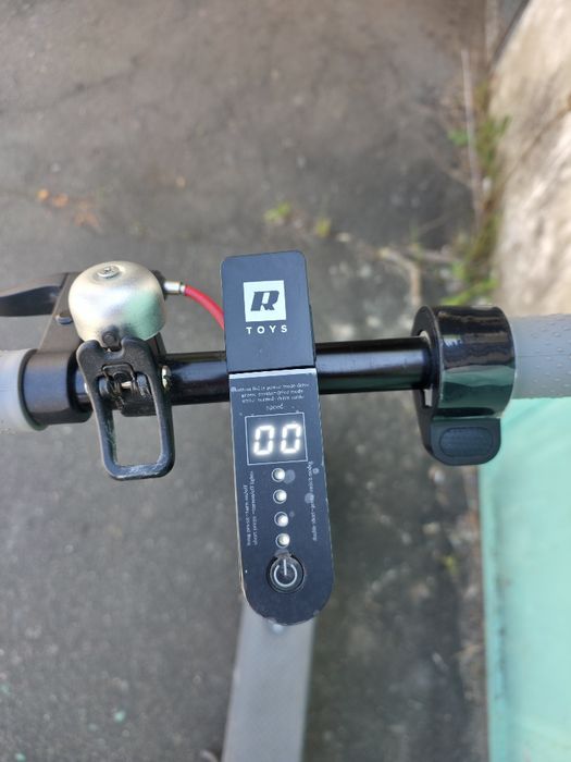 Електросамокат Rebel Fast Wheels PRO