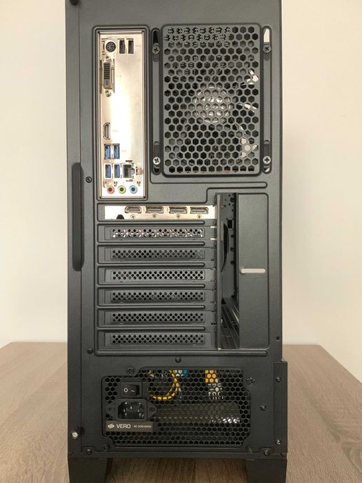 Komputer Intel Core I5 10400F 2 .90 GHz 16 GB RX 5500 XT