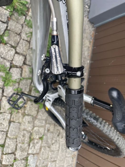 Rower zjazdowy DH zjazdowka  Scott gambler fox 49 kashima grip2hope v4