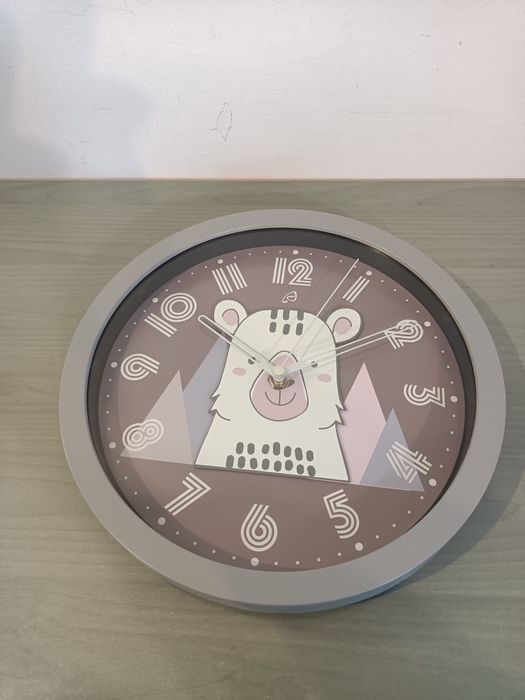 Zegar ścienny do pokoju dziecięcego misio nowy cichy