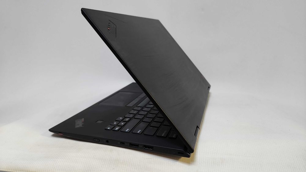 Lenovo ThinkPad X1 Yoga 3rd Gen i7-8550U 13.9" 8GB  256GB Touch