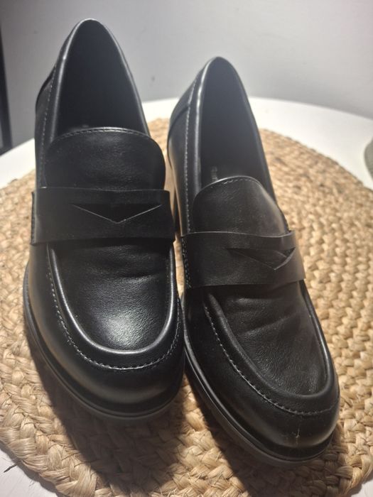 Buty czarne Półbuty Clara Barsom