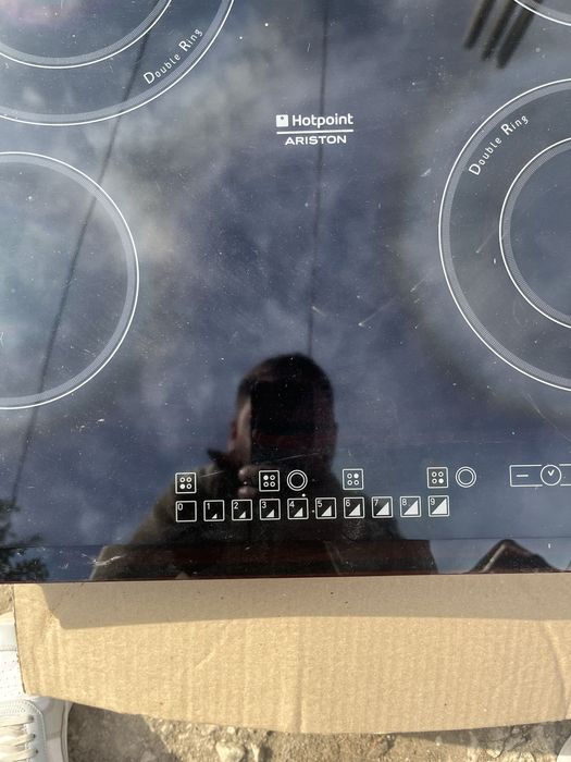 Продаеться электроплита Hotpoint Ariston