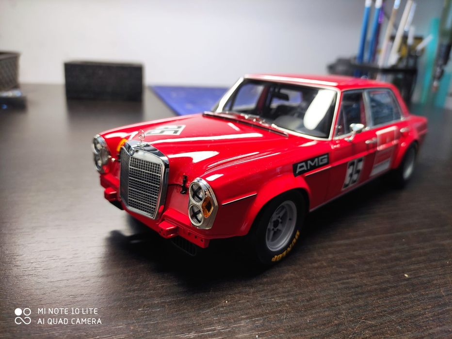 Miniatura Mercedes 300 SEL 6.8 AMG Minichamps 1:18 Vilar de