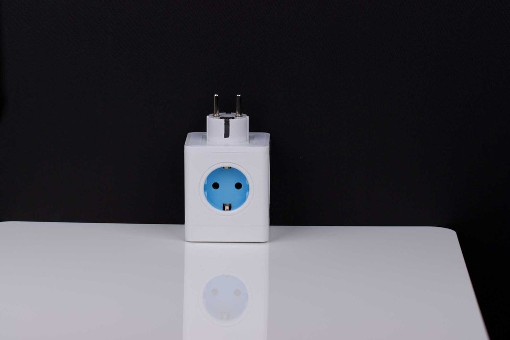 Adaptador Triple Cubo con USB - Desenho Compacto