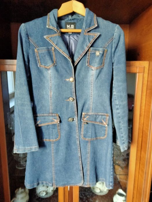 Елегантний джинсовий плащ