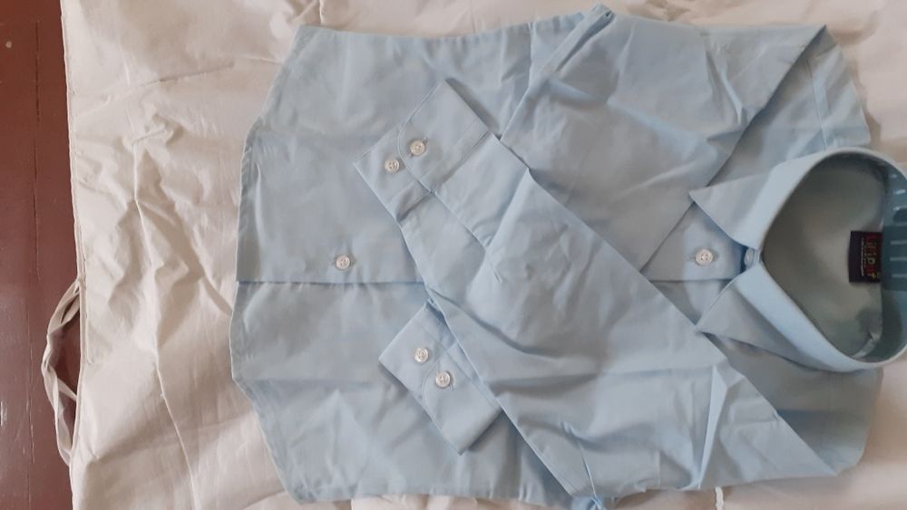 рубашки новые девичьи, школьные.