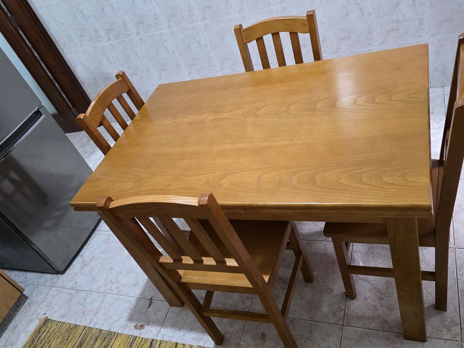 Mesa para cozinha.