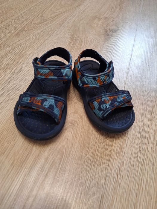 Sandały gumowe / basenowe dla chłopca rozmiar 22