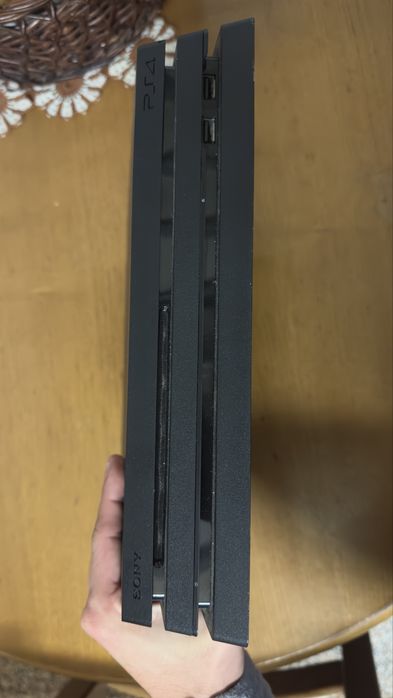 Ps4 Pro 1T nova