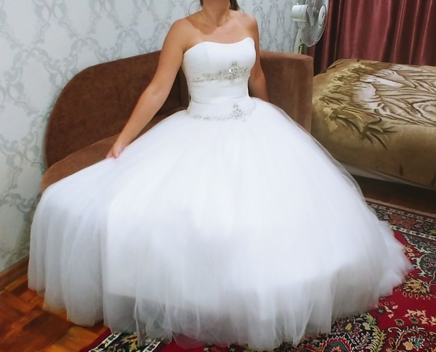 Свадебное шикарное платье. Цена минимальная. Не упустите шанс.