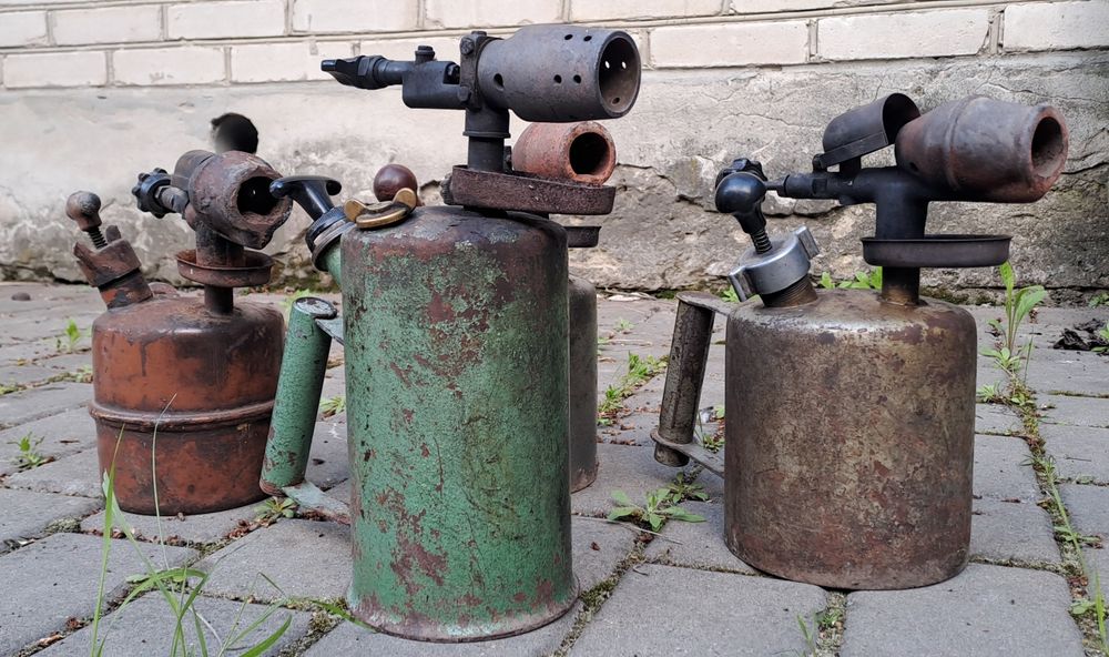 Паяльні   лампи .