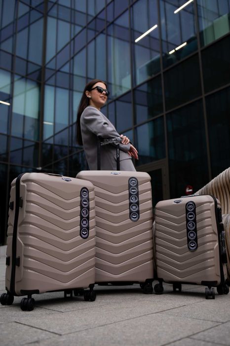 Валіза Чемодан Wings PHX02 дуже міцний поліпропілен! Акція! Польша