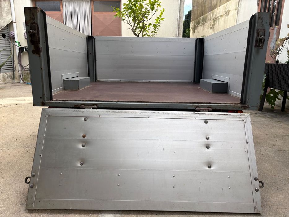 ATRELADO / REBOQUE 300KG com lona e pés de arrumação
