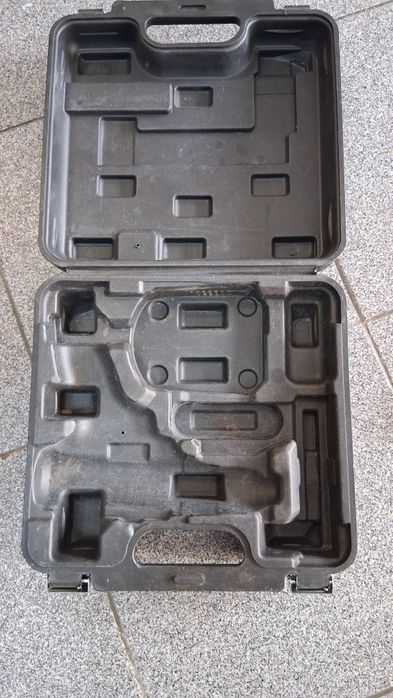 Berbequim a bateria.