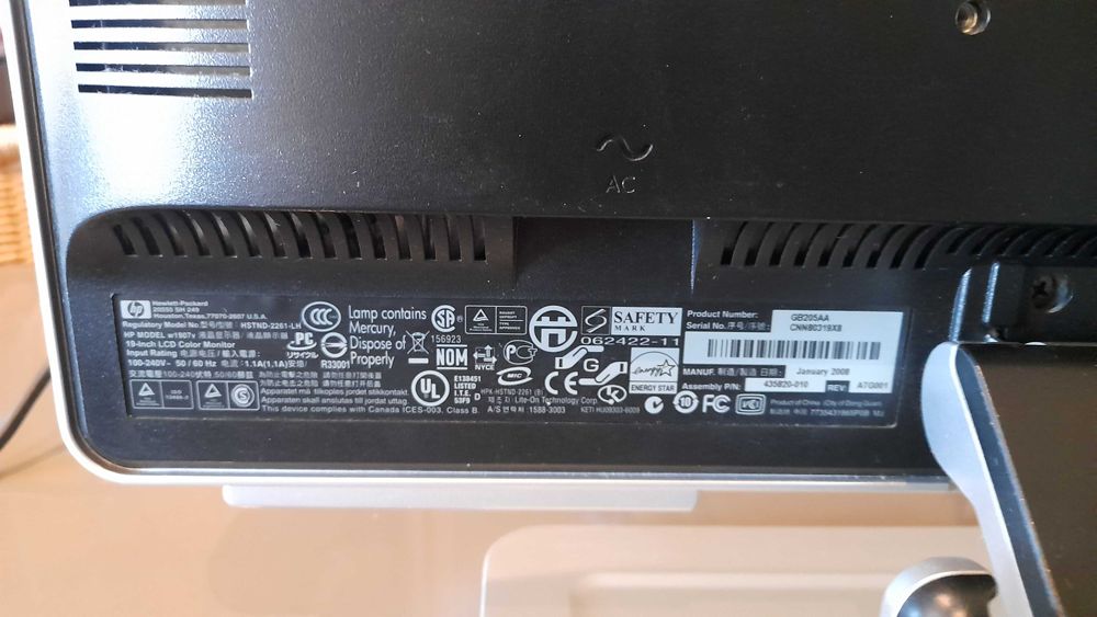 HP 19" Monitor, Model W197V64552792627970123