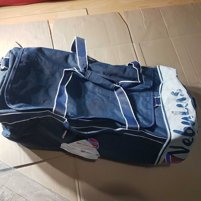 torba podrużna treningowa nebulus ze specjalnym schowkiem na buty