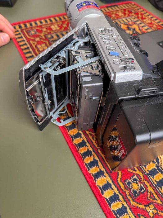 Kamera JVC GR-Sx24 z NightScope