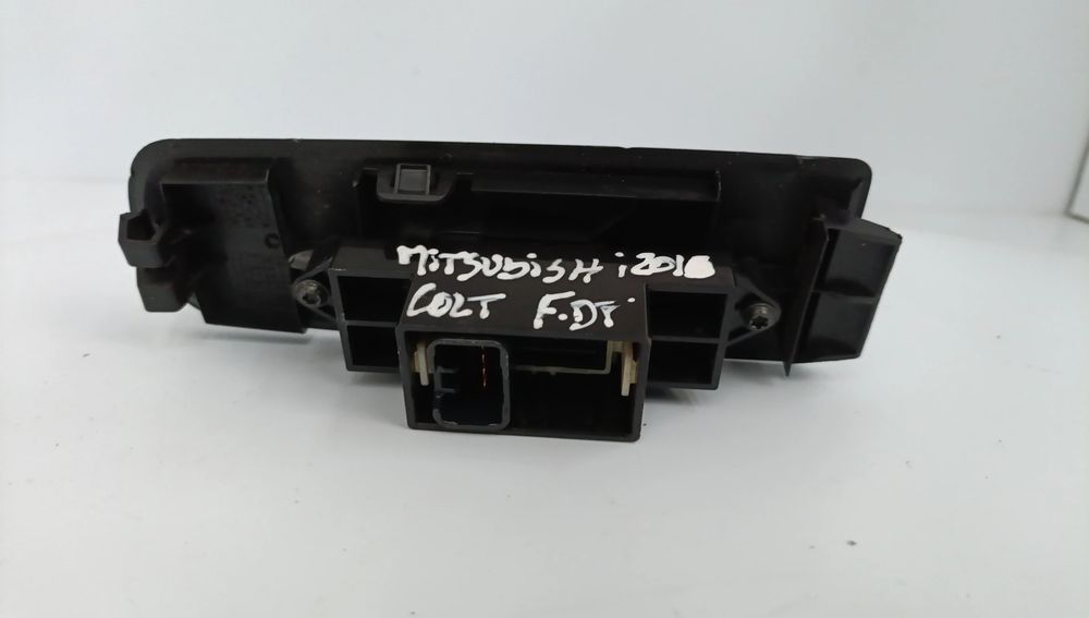 Comando / botão / interruptor vidros frente direito MITSUBISHI Colt VI