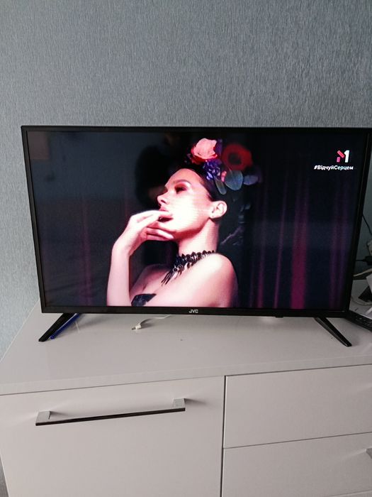 Цветной телевизор  JVC