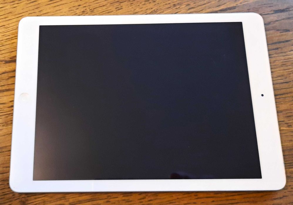 TABLET Apple iPad Air 9,7" 16GB biały & srebrny BDB STAN 100% SPRAWNY