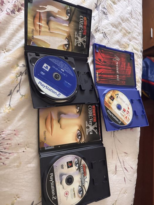 Resident Evil code veronica X + Resident evil 4 PS2