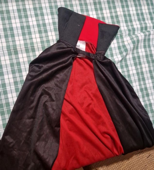 Halloween (vampiros e mumia) e blusa Pirata Jake