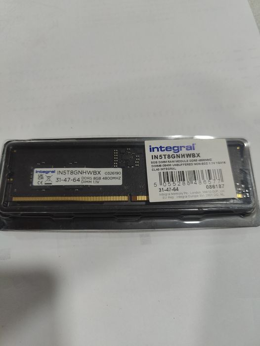 Memória DDR5 de 8GB 4800Mhz

- Velocidade de 4800MHz.
- Voltagem de 1.1V.
- Não-ECC, Unbuffered.
- Latência CL40.