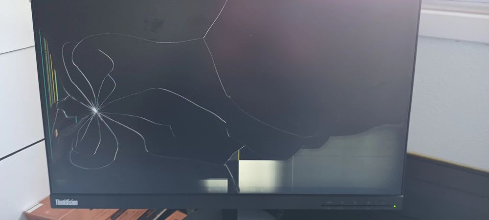 Para peças- monitor Lenovo A16215FTO-22"