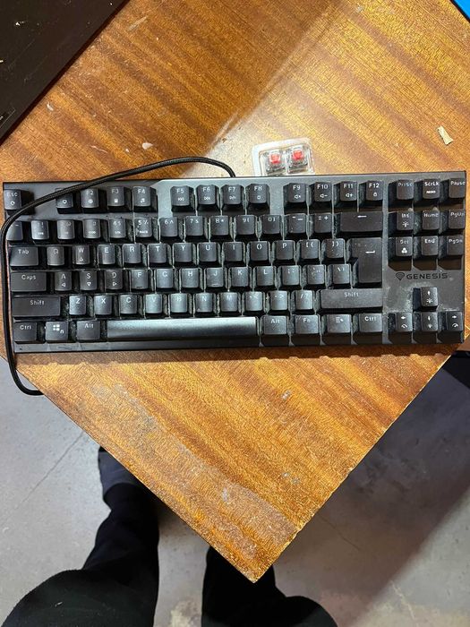 Klawiatura mechaniczna genesis thor 303 TKL czarna + 2 przyciski