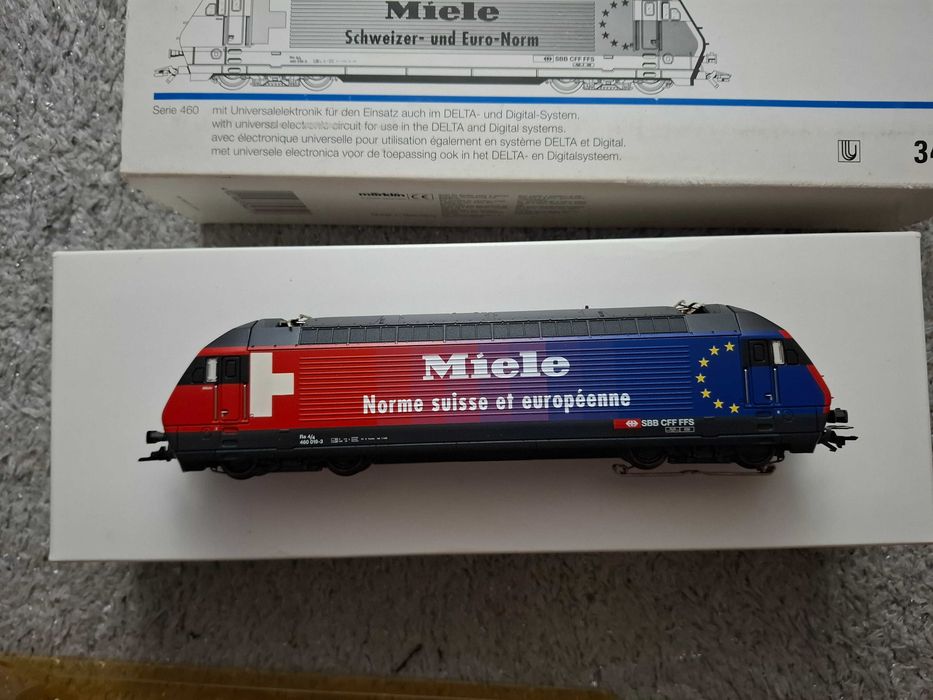Locomotiva suíça Marklin 34611 série 460 DELTA com caixa