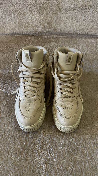 Продам кросівки, туфлі