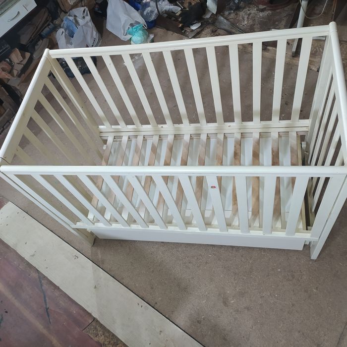 Дитячі меблі ліжечко гойдалка