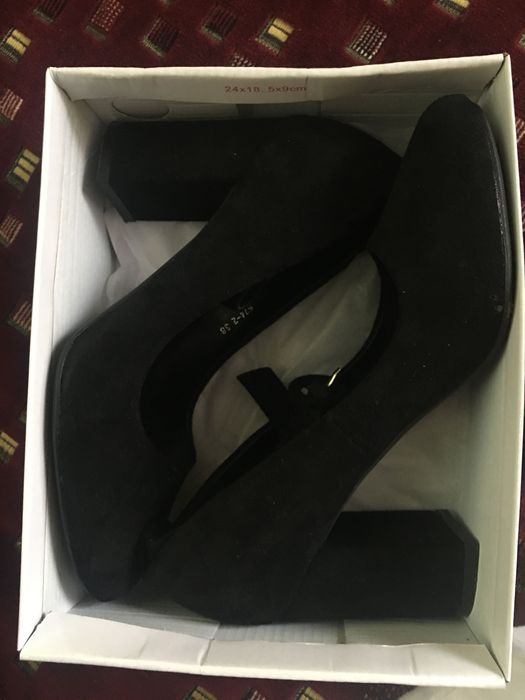 Туфлі на каблуку