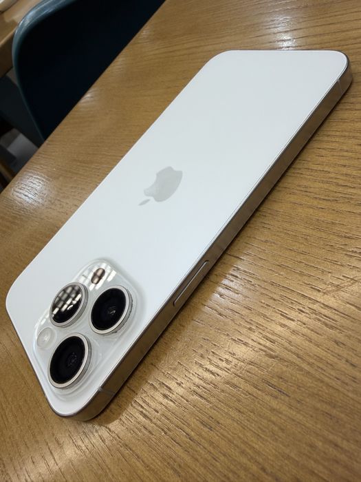 Продам iPhone 15 Pro Max 256 GB (білий)